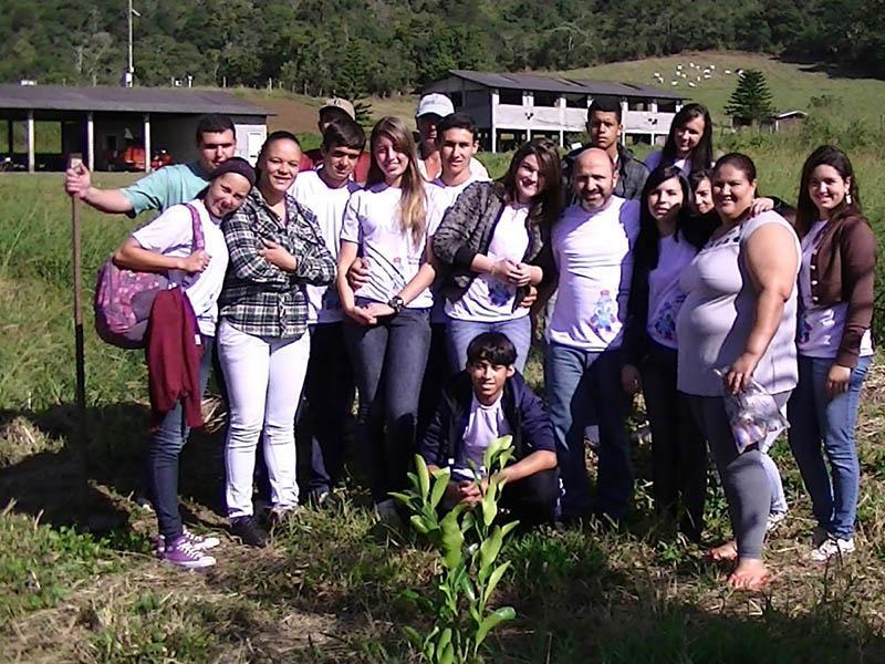 Escola  Rei Alberto I,  em Nova Friburgo, é referência no ensino agrícola em todo o país