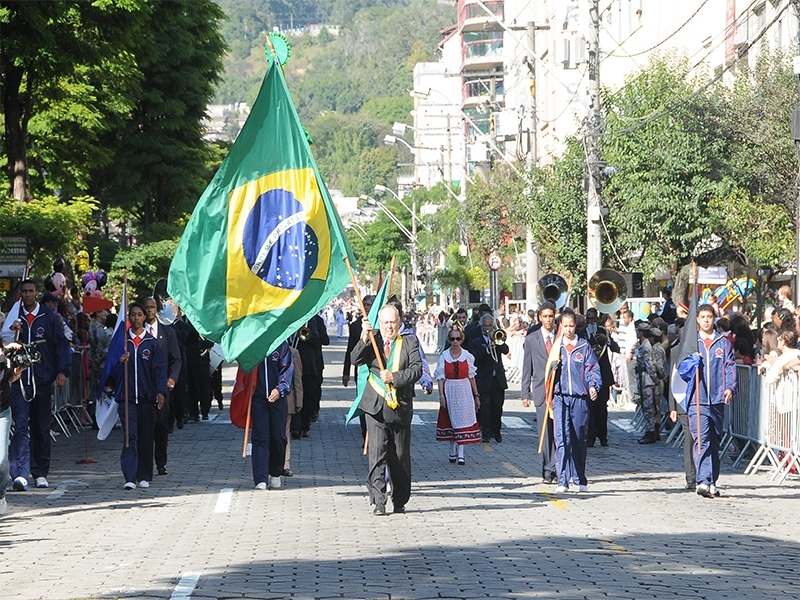 Friburguenses comemoraram em alto estilo os 196 anos do município Friburguenses comemoraram em alto estilo os 196 anos do município