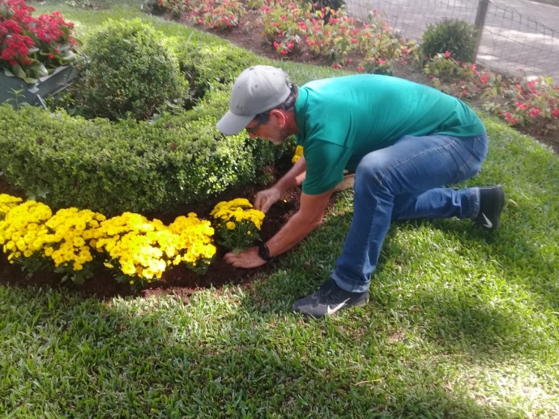 Adotada pelo Plano GS e Hospital São Lucas, Praça Marcílio Dias recebe novas flores Adotada pelo Plano GS e Hospital São Lucas, Praça Marcílio Dias recebe novas flores